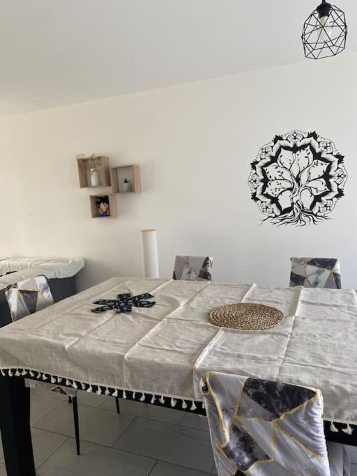 Appartement Ping-Pong Proche Gare Gagny Екстериор снимка