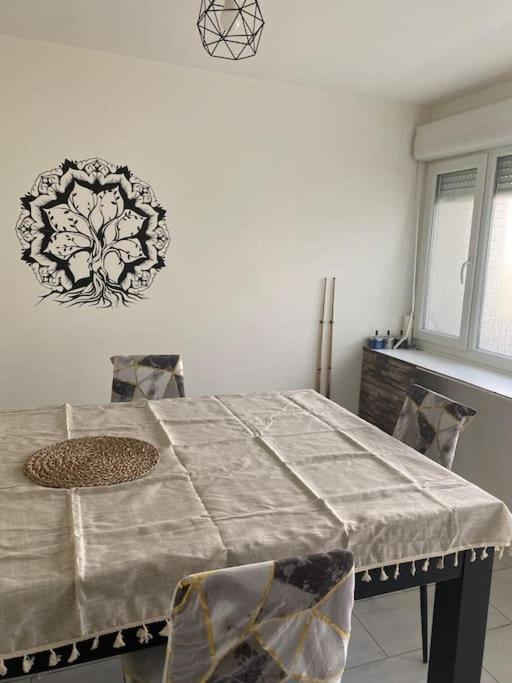Appartement Ping-Pong Proche Gare Gagny Екстериор снимка